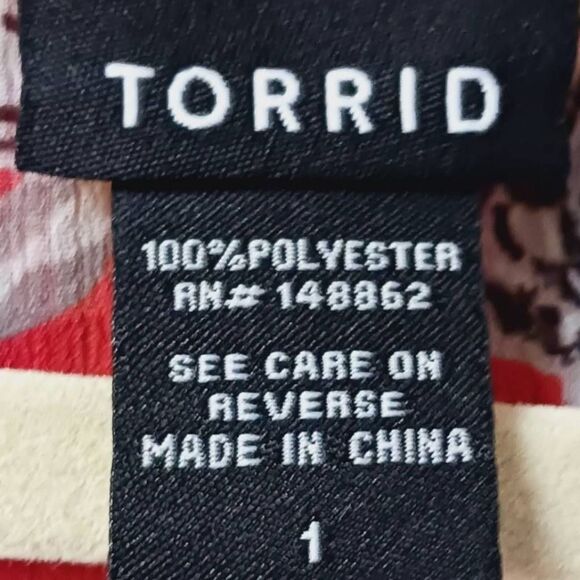  TORRID Plus Size Floral Print Ruched Chiffon Pintuck Top. - Picture 13 of 16